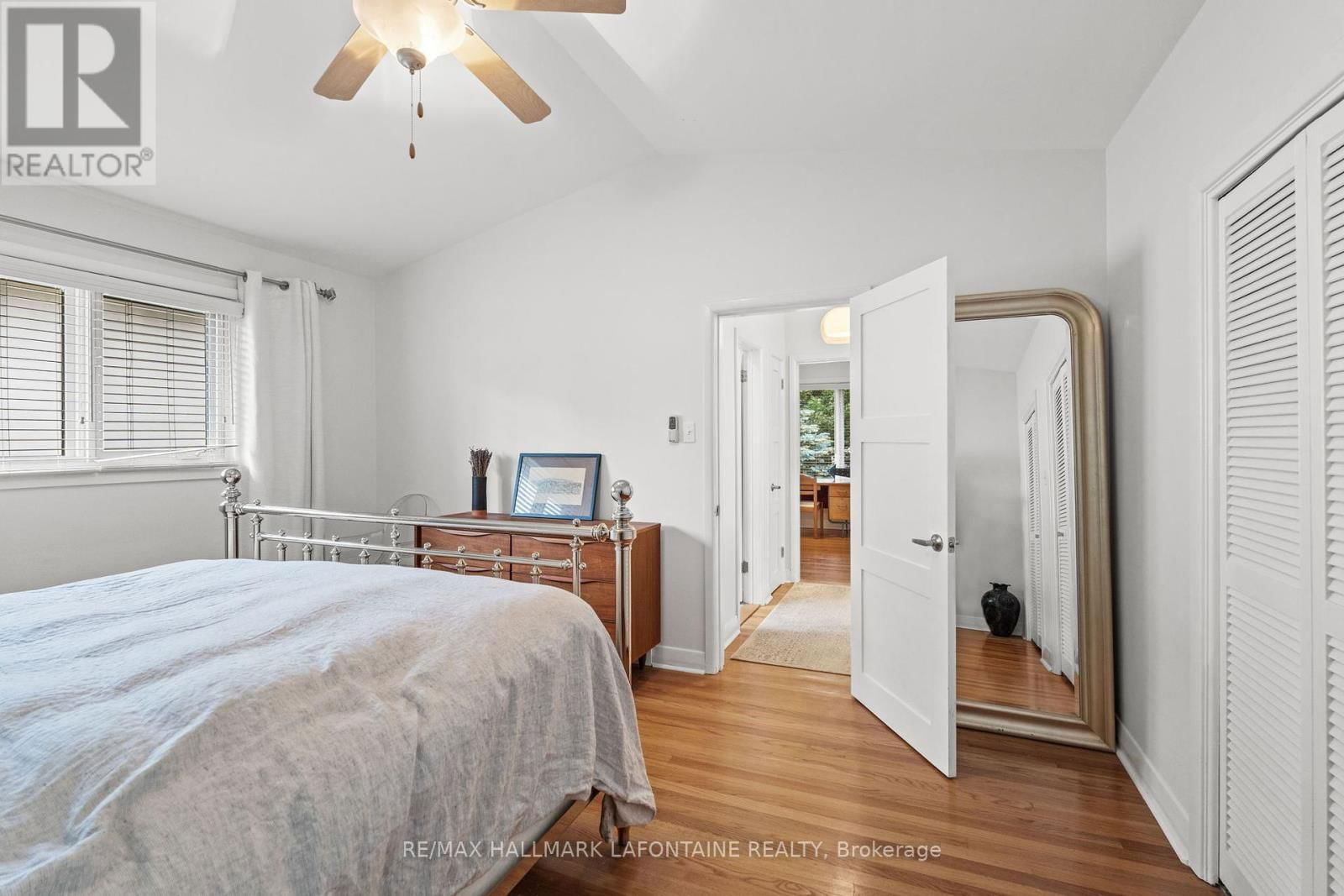 1886 RIDEAU GARDEN DRIVE Image 19