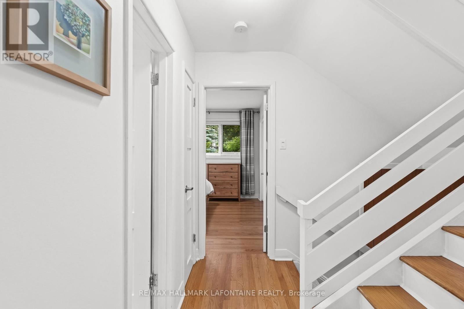 1886 RIDEAU GARDEN DRIVE Image 23