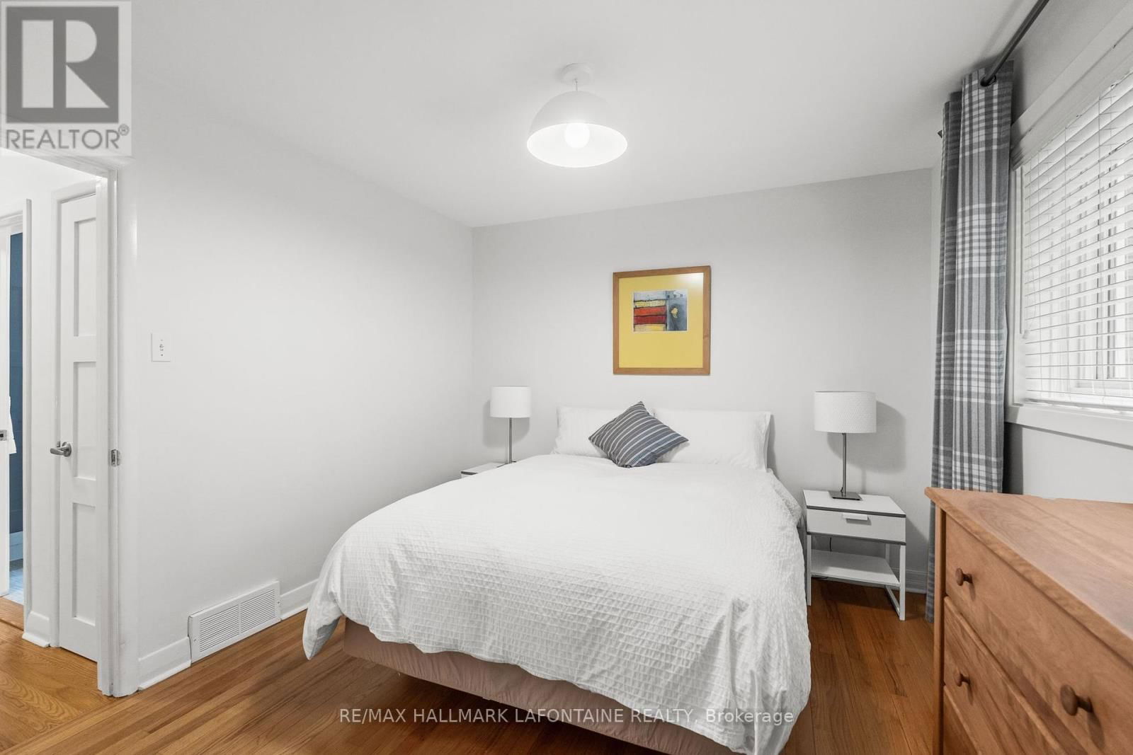 1886 RIDEAU GARDEN DRIVE Image 26