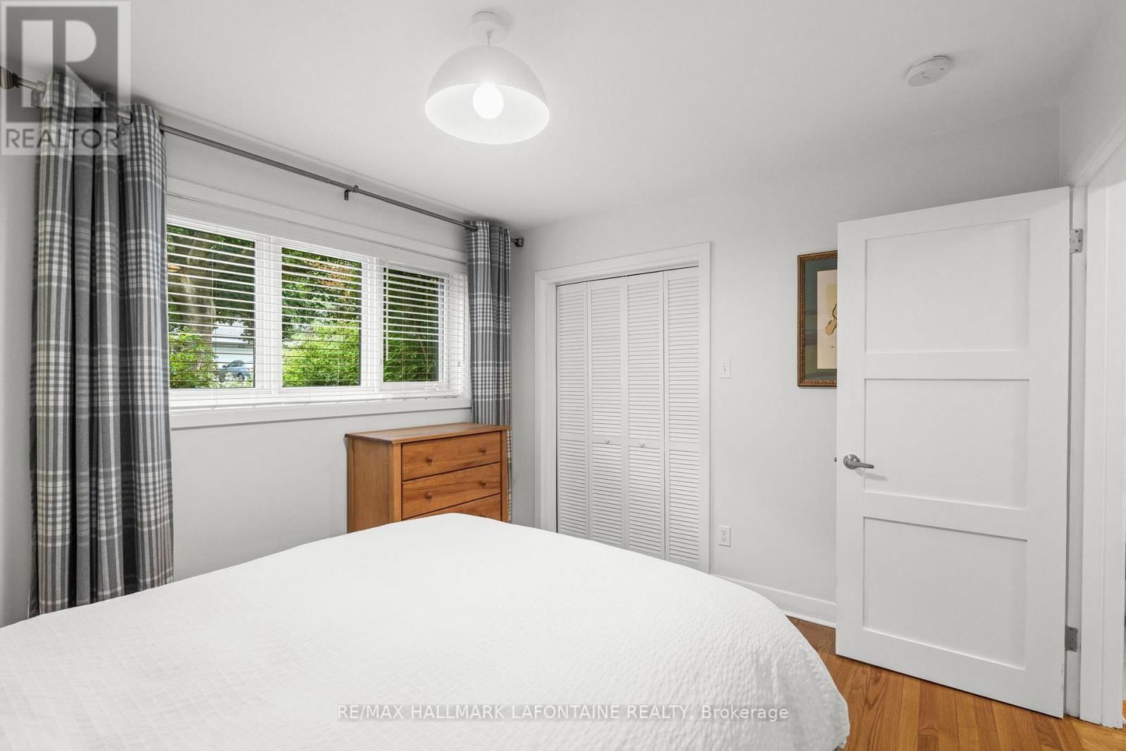 1886 RIDEAU GARDEN DRIVE Image 27