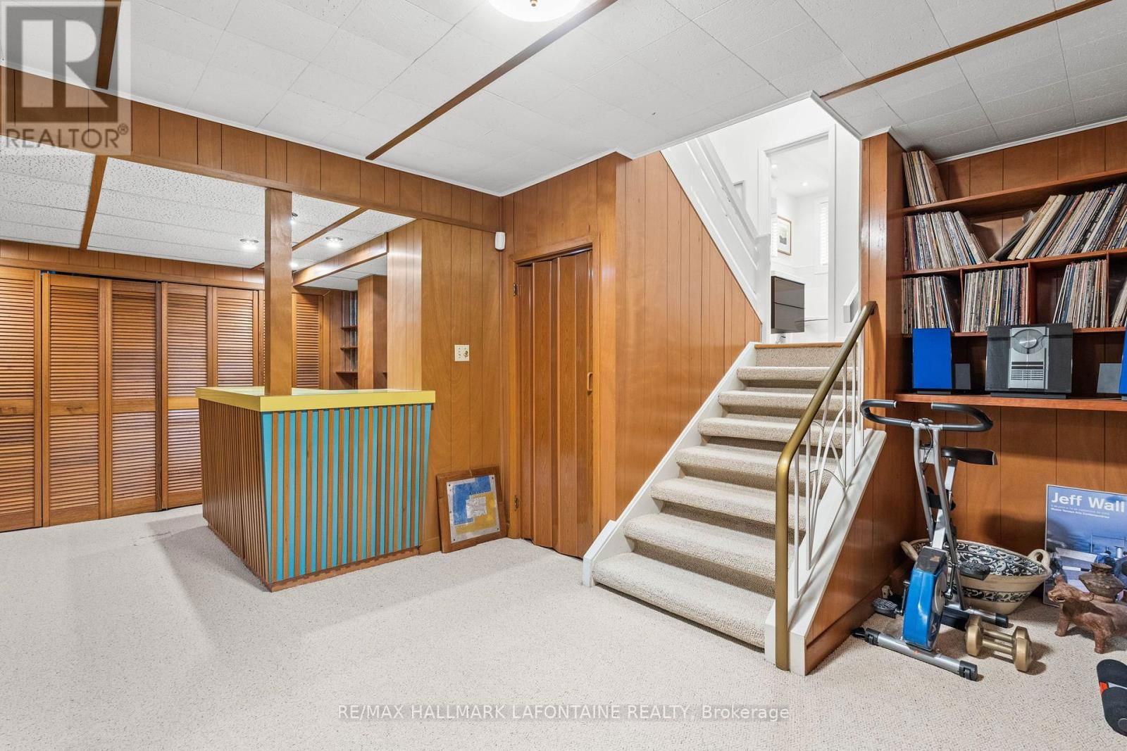1886 RIDEAU GARDEN DRIVE Image 32
