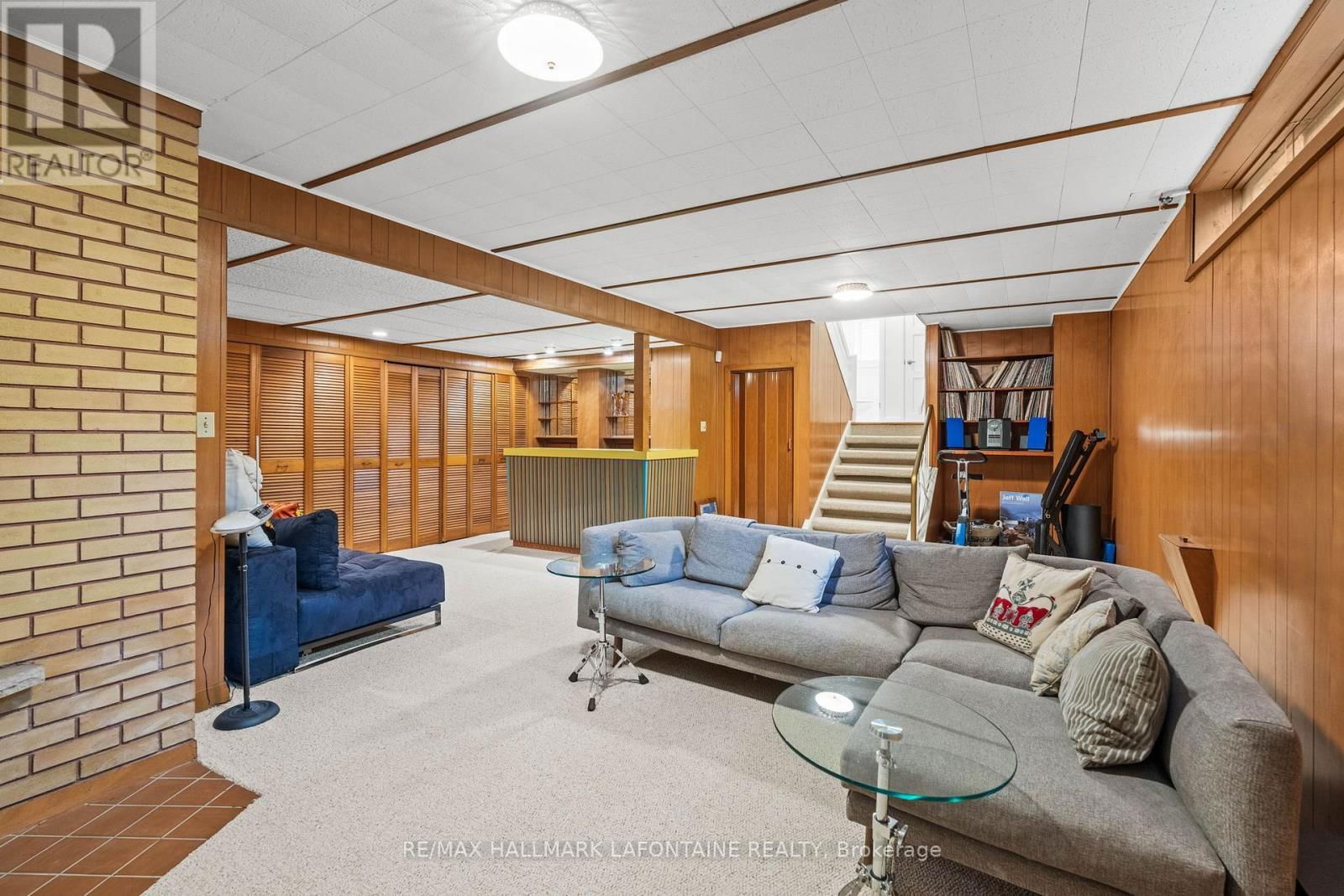 1886 RIDEAU GARDEN DRIVE Image 34