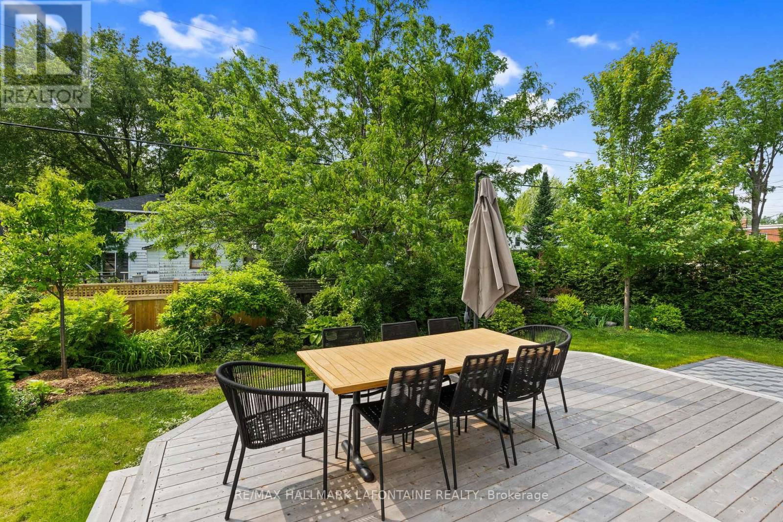 1886 RIDEAU GARDEN DRIVE Image 37