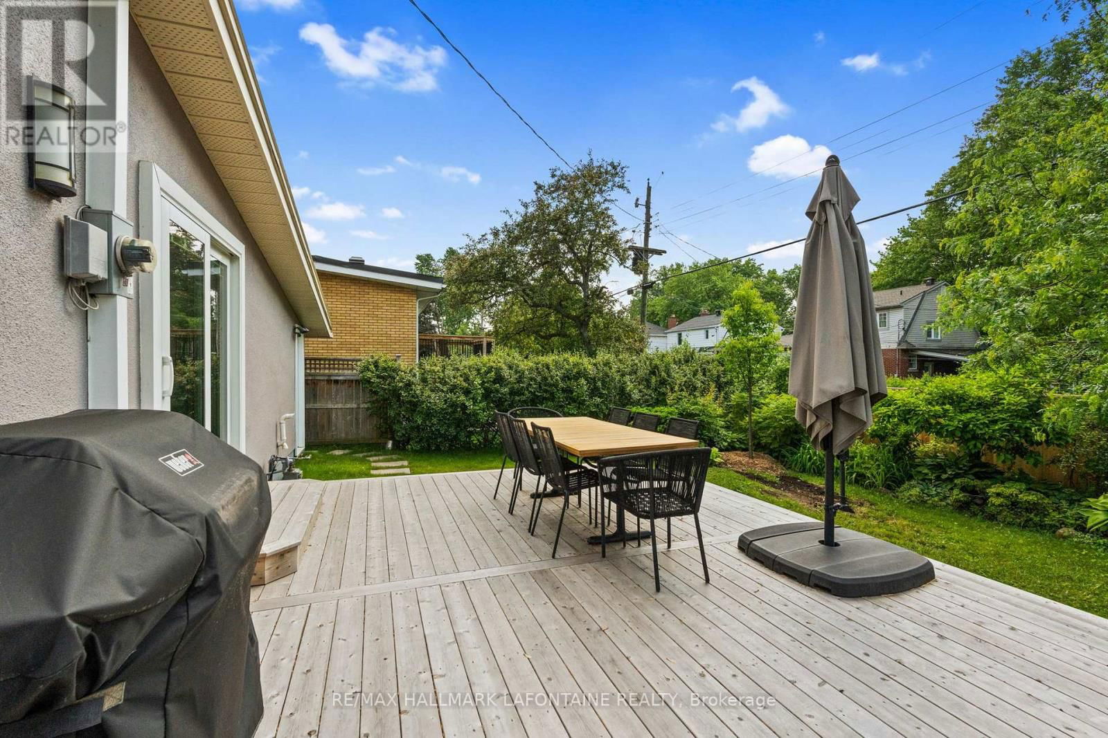 1886 RIDEAU GARDEN DRIVE Image 40