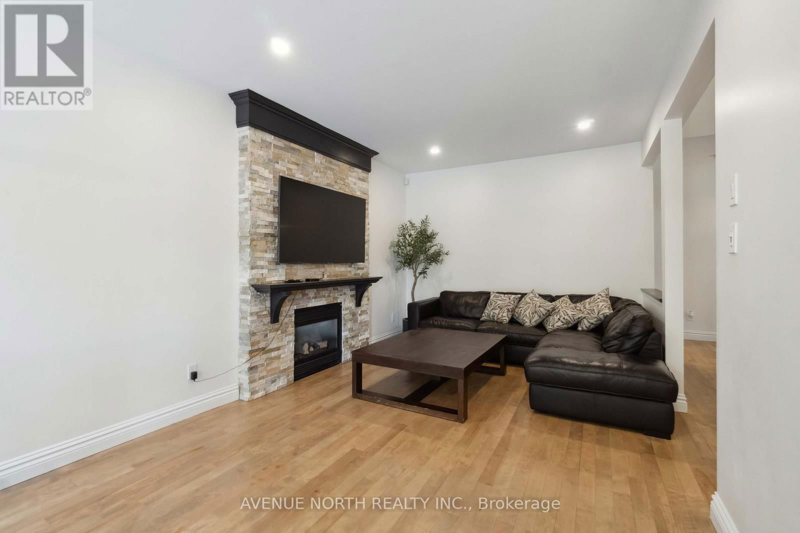 141 GRANDPARK CIRCLE Image 4