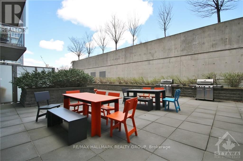 910 - 180 YORK STREET Image 18