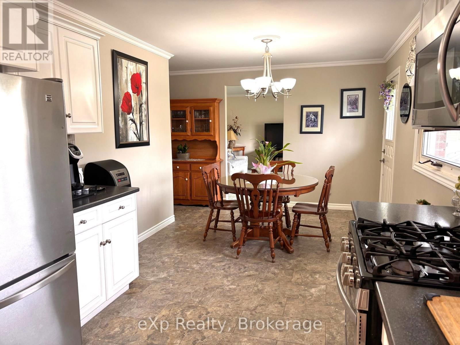 431 4TH STREET Image 15