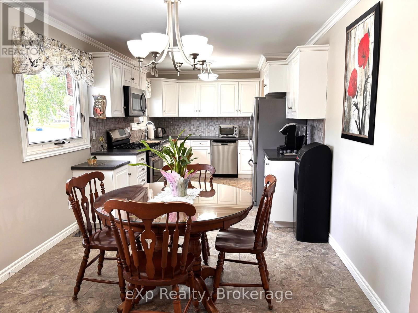 431 4TH STREET Image 20