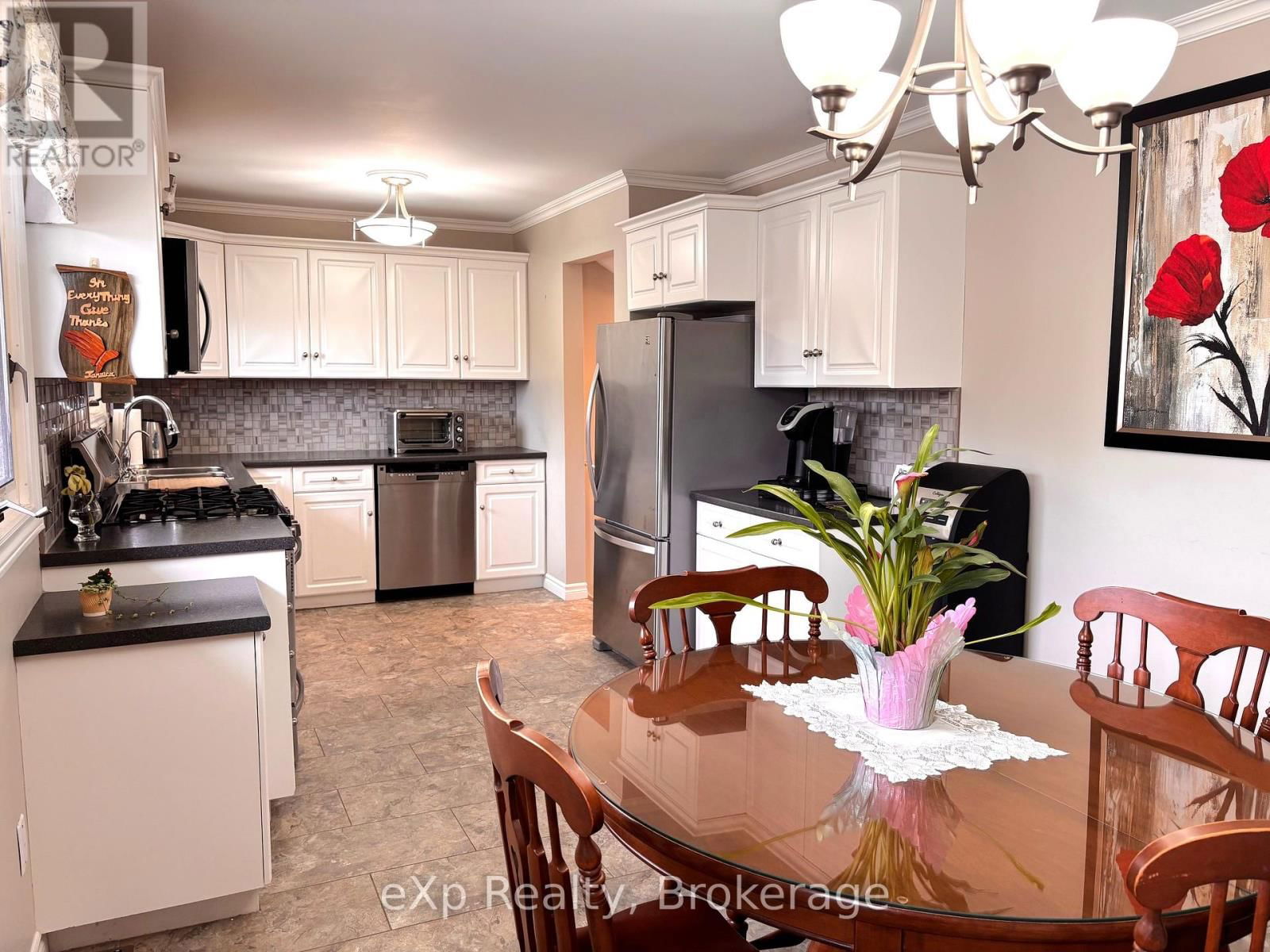 431 4TH STREET Image 21