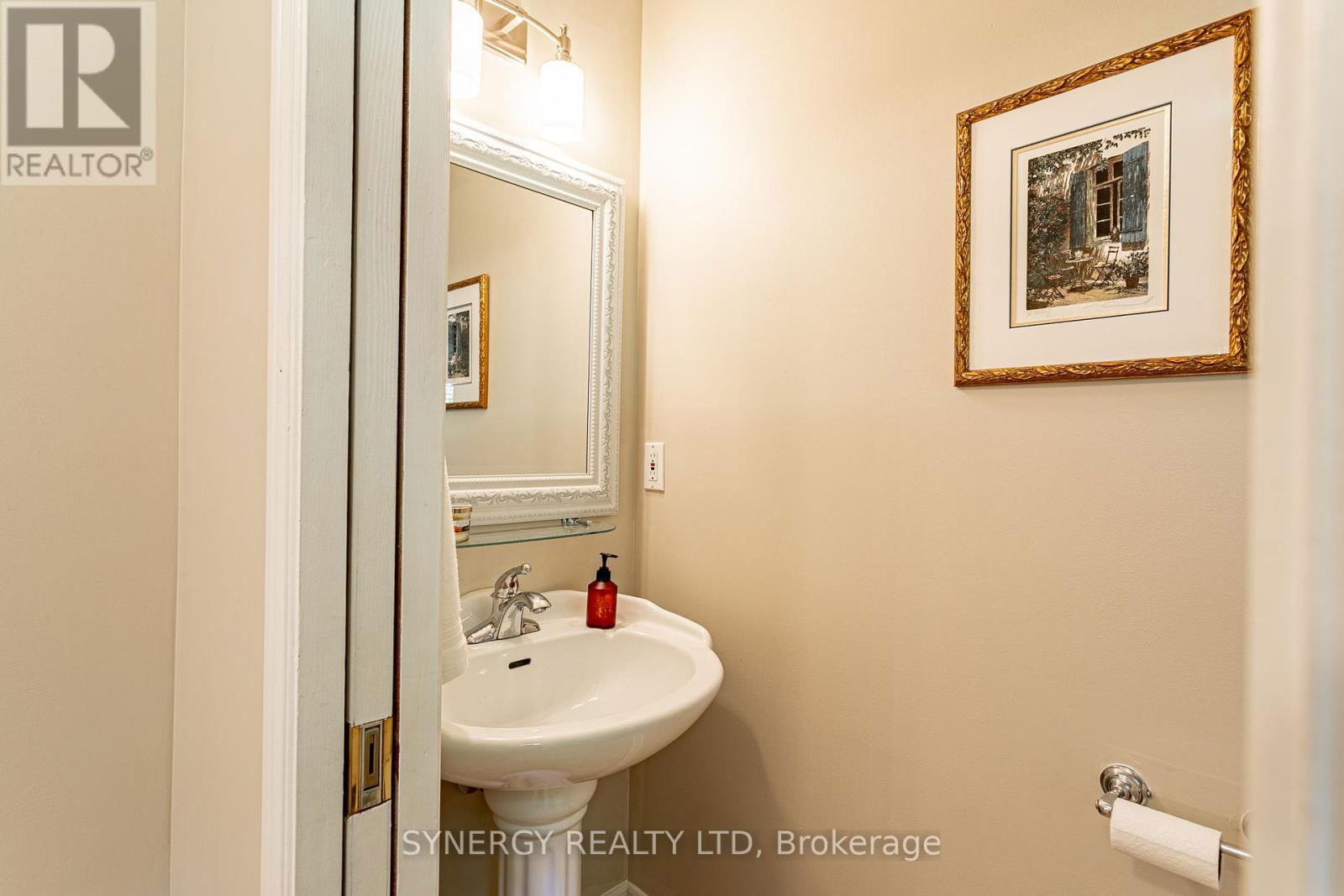 422 RIVERSIDE DRIVE Image 15