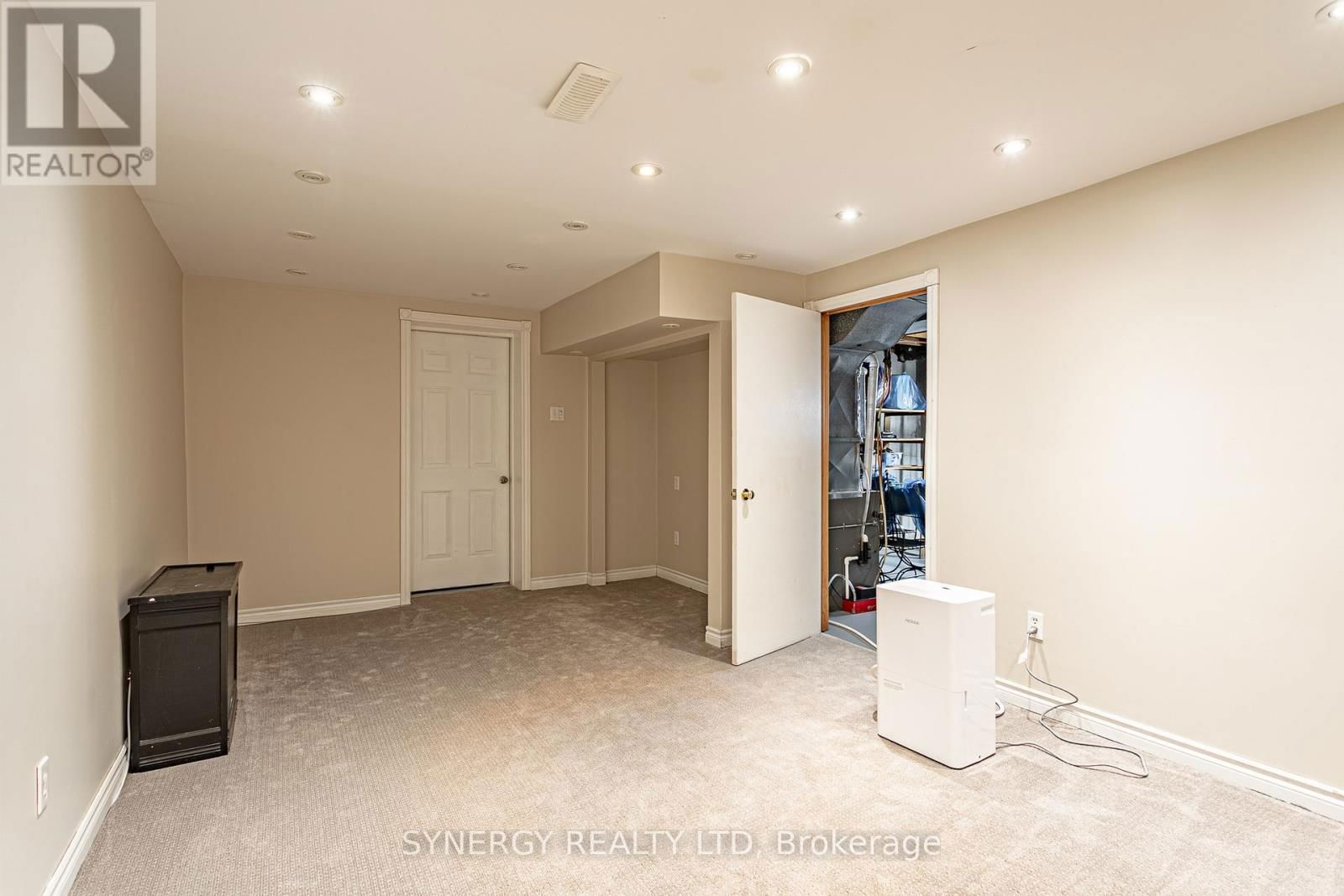 422 RIVERSIDE DRIVE Image 21