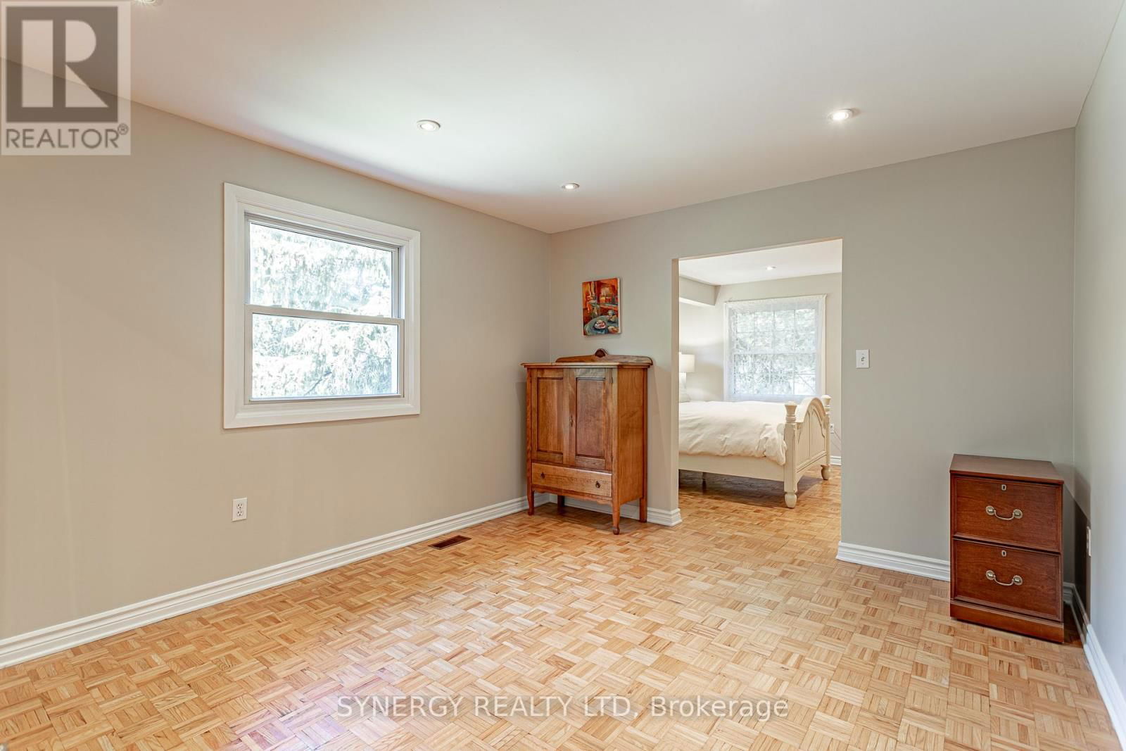 422 RIVERSIDE DRIVE Image 26