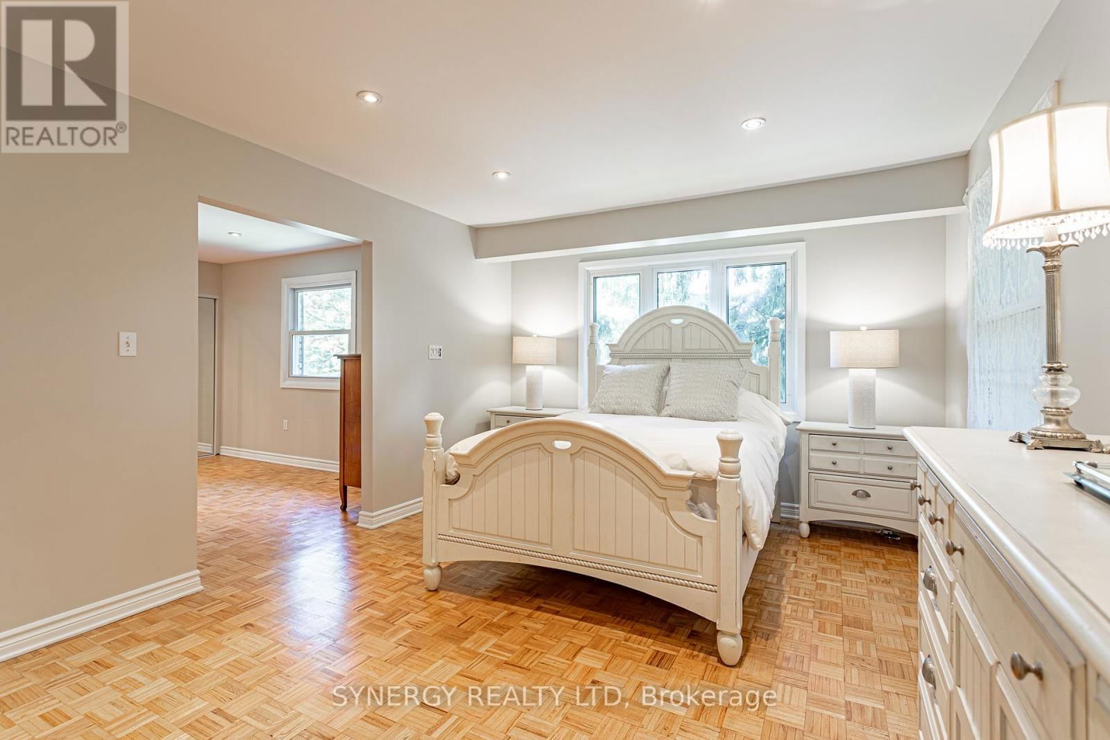 422 RIVERSIDE DRIVE Image 27