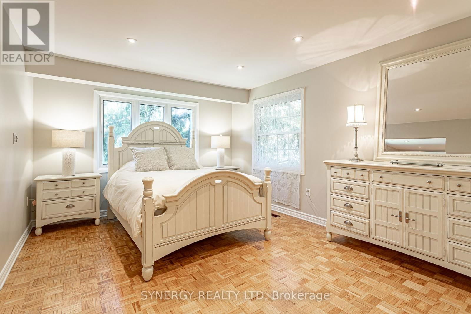 422 RIVERSIDE DRIVE Image 28