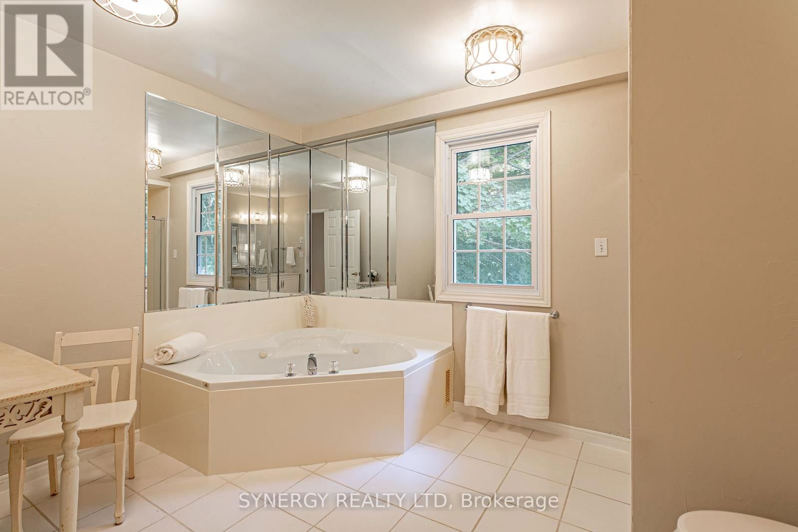 422 RIVERSIDE DRIVE Image 29
