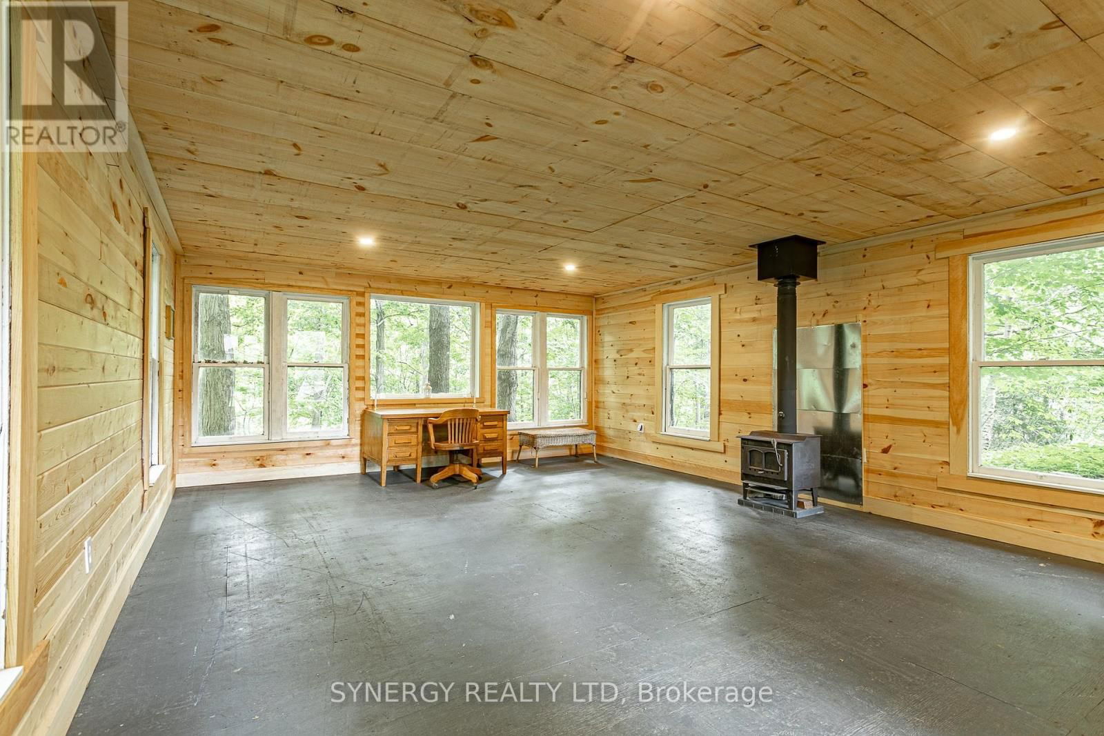 422 RIVERSIDE DRIVE Image 31