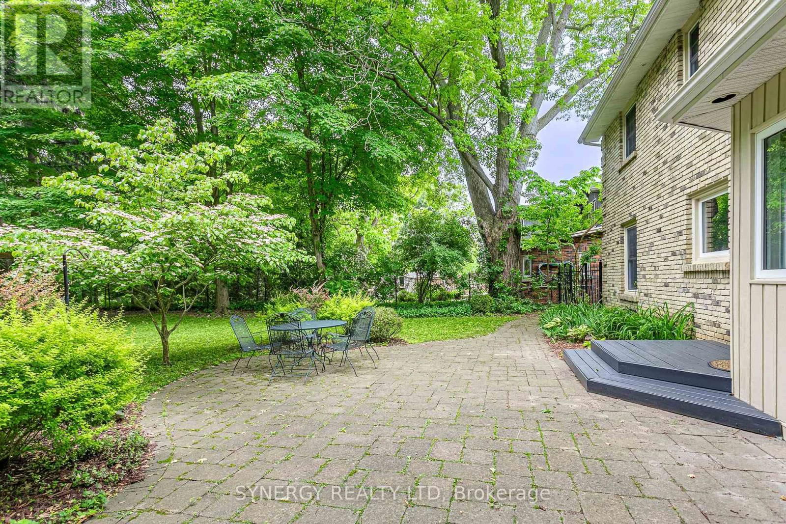 422 RIVERSIDE DRIVE Image 38