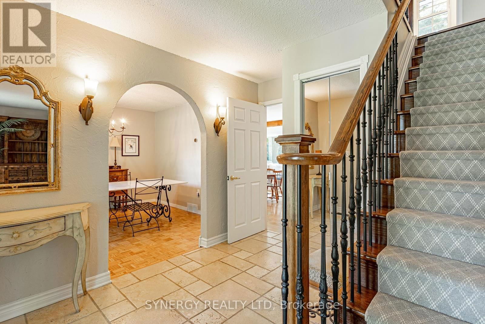 422 RIVERSIDE DRIVE Image 4