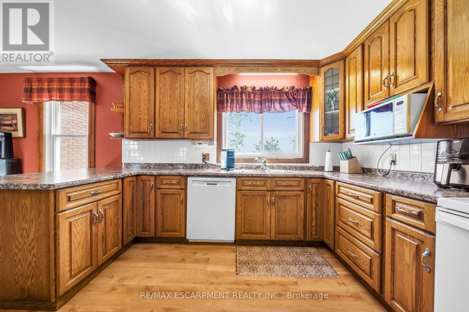 4932 FLY ROAD Image 11