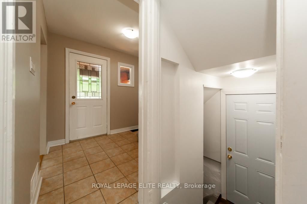 47 WEIR STREET NORTH Image 21