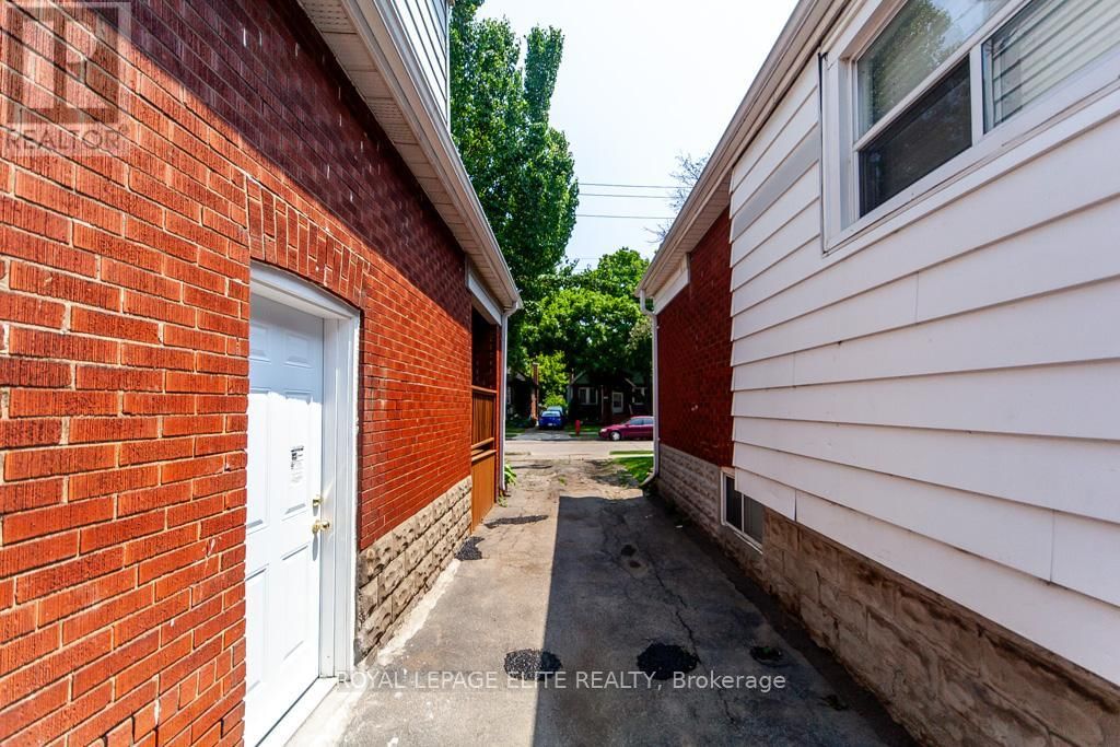 47 WEIR STREET NORTH Image 41