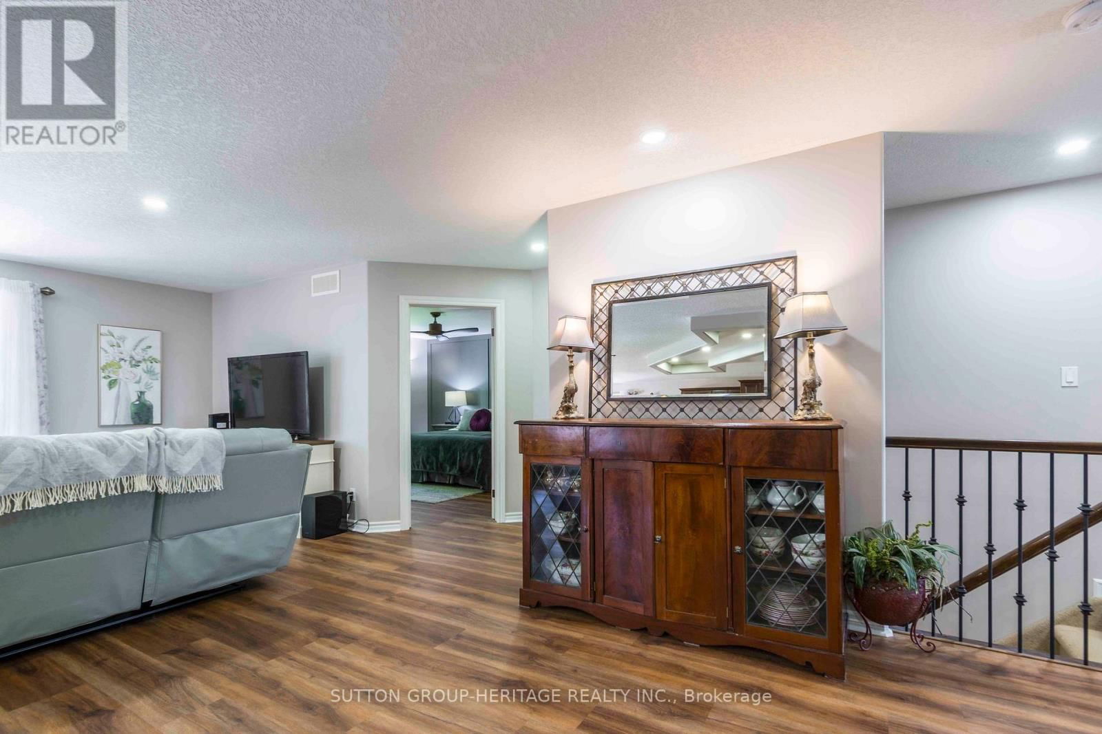 39 LAKEWOOD CRESCENT Image 12