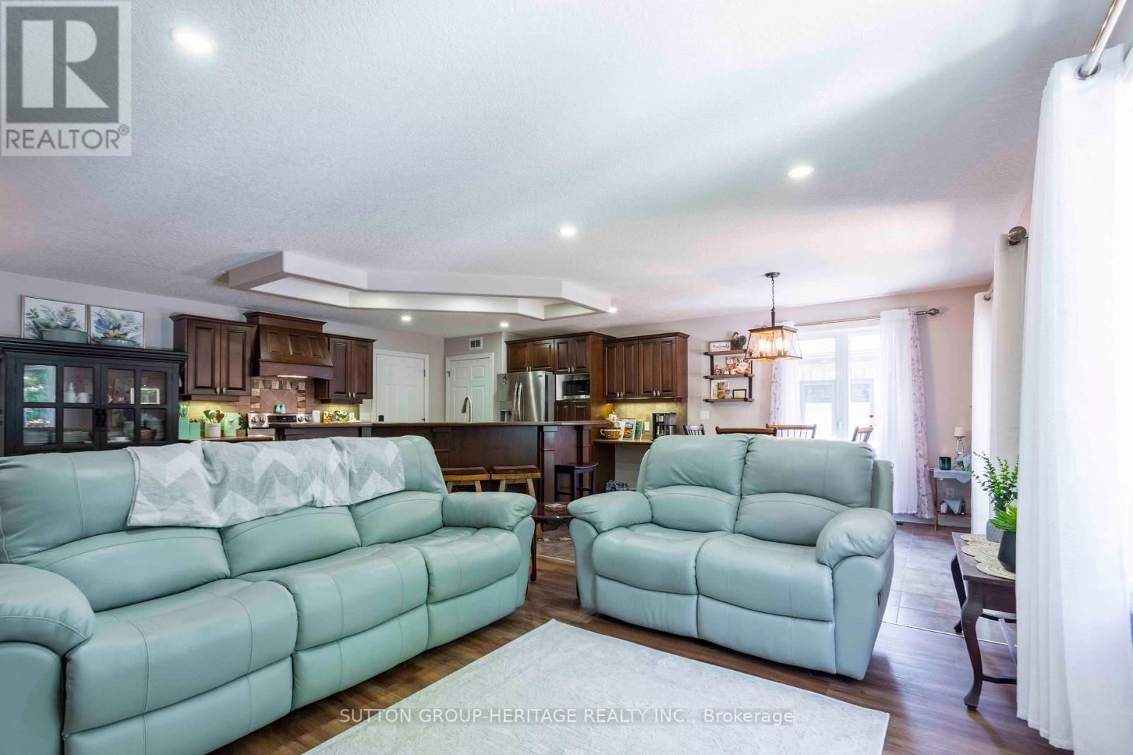 39 LAKEWOOD CRESCENT Image 16