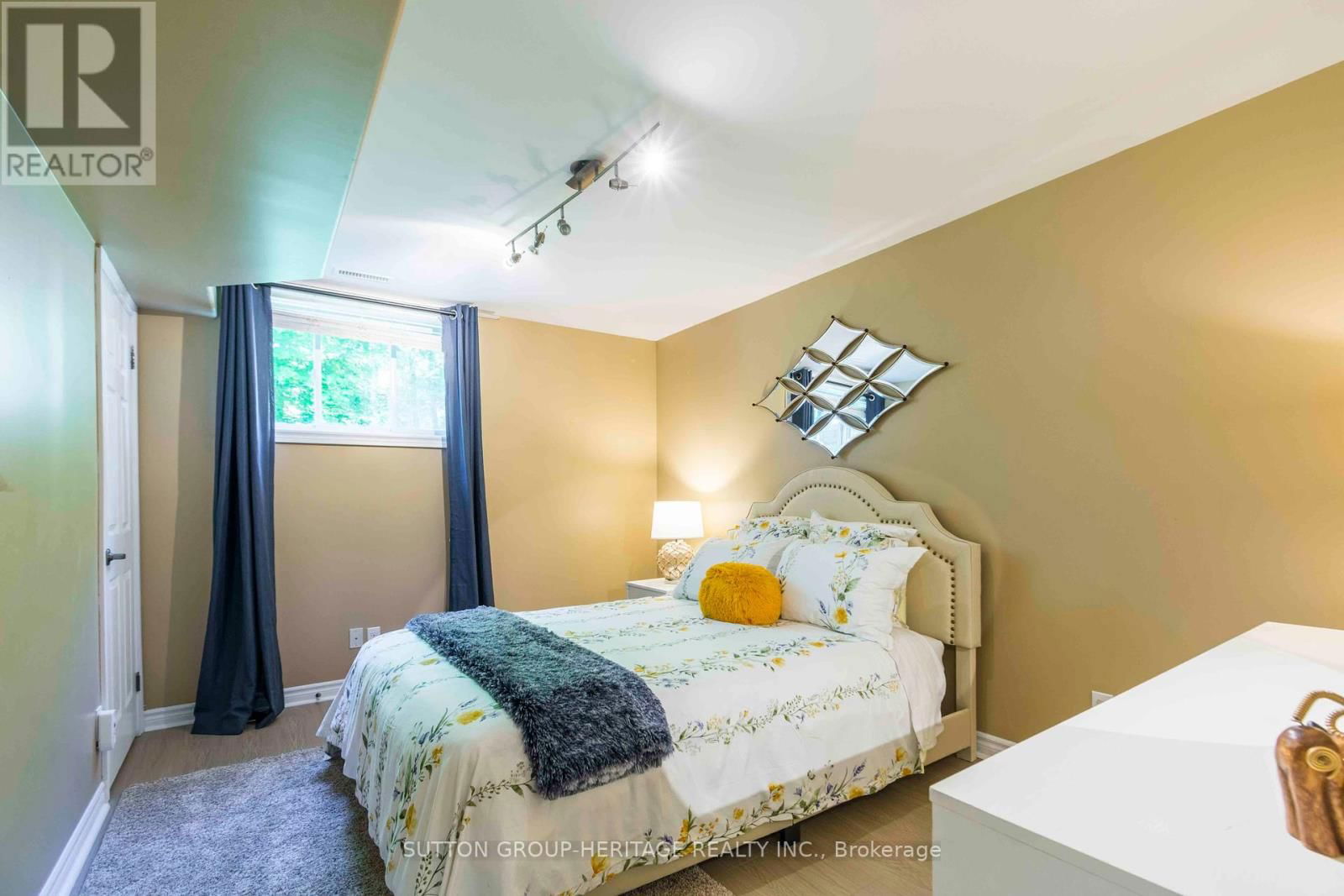 39 LAKEWOOD CRESCENT Image 31