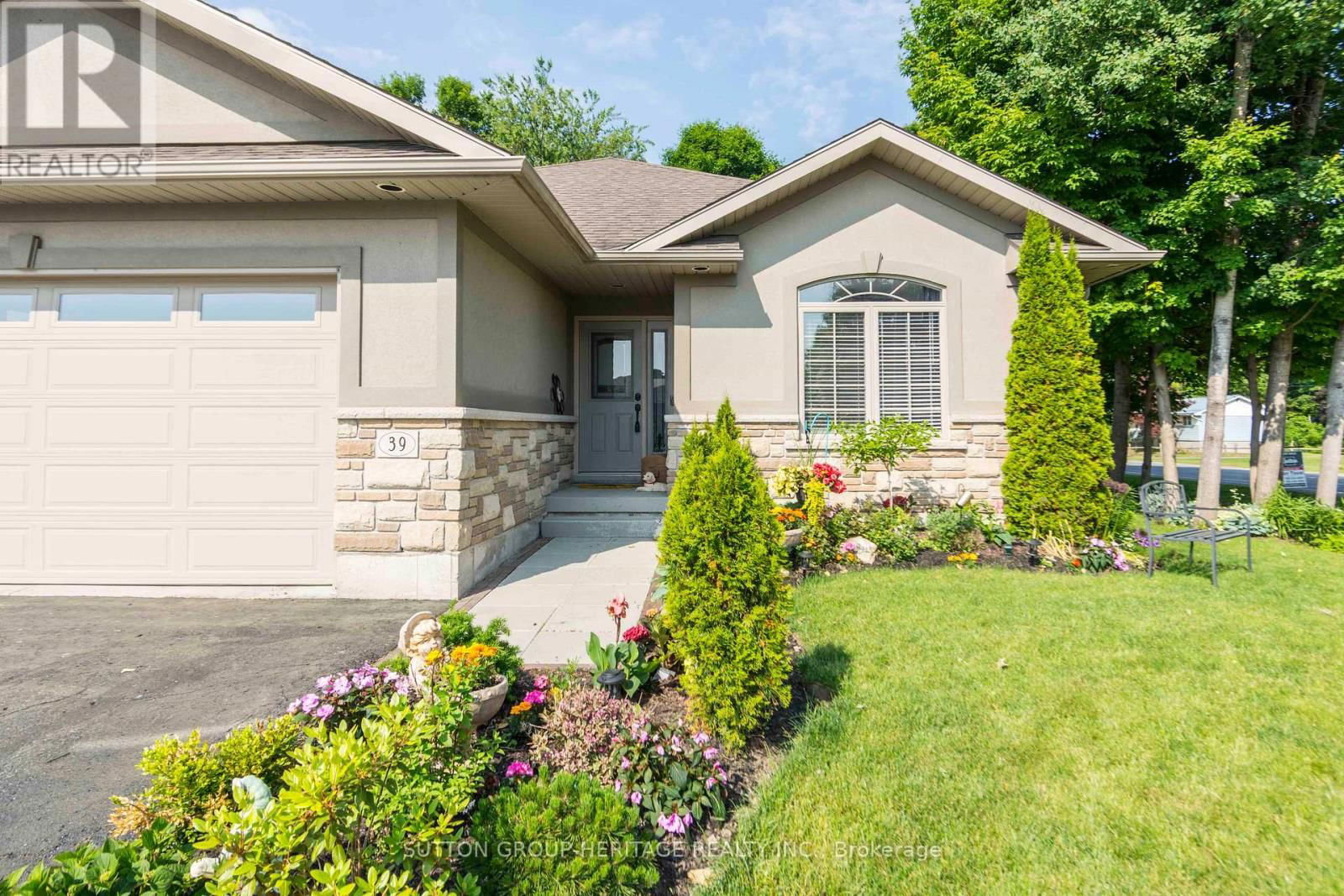39 LAKEWOOD CRESCENT Image 4
