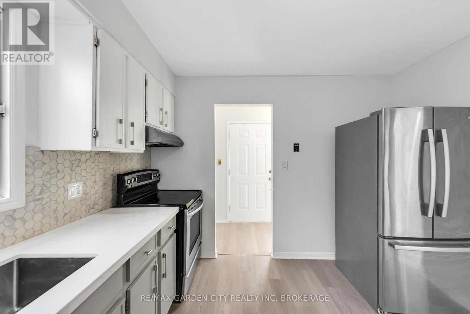 54 BOGART STREET Image 5