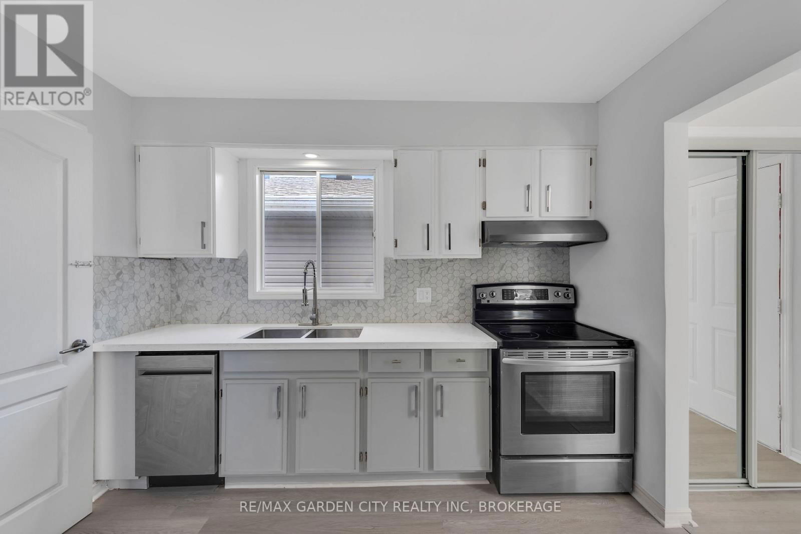54 BOGART STREET Image 7