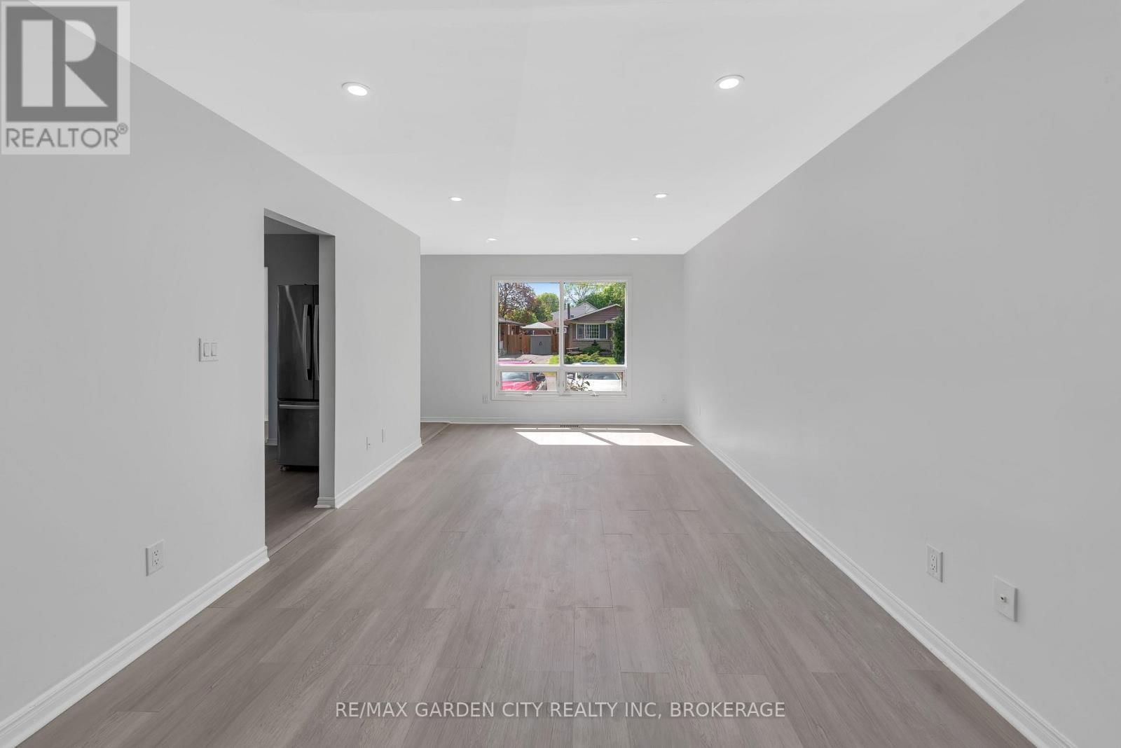 54 BOGART STREET Image 9