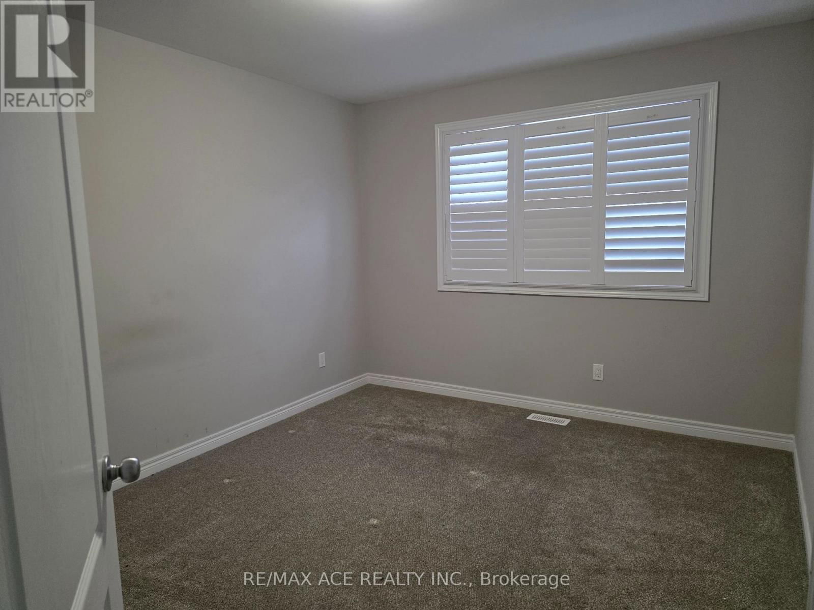 35 YORK DRIVE Image 8