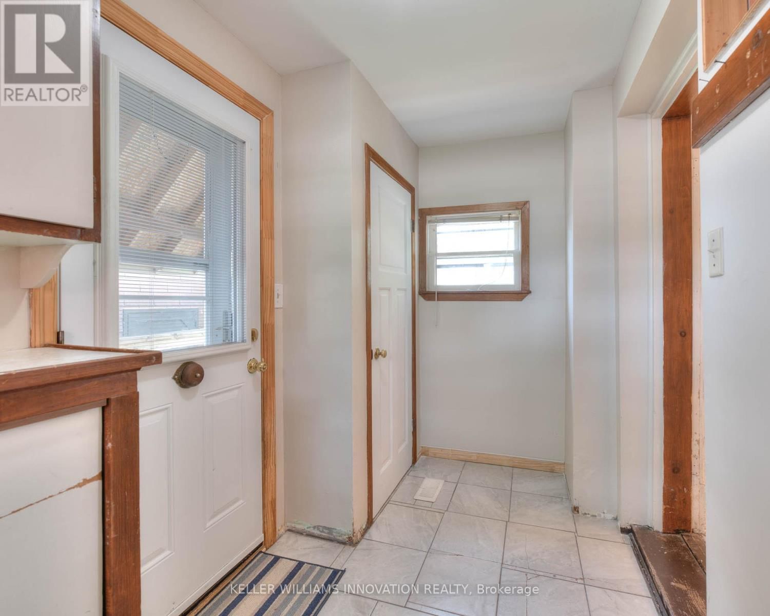 235 HOFFMAN STREET Image 17