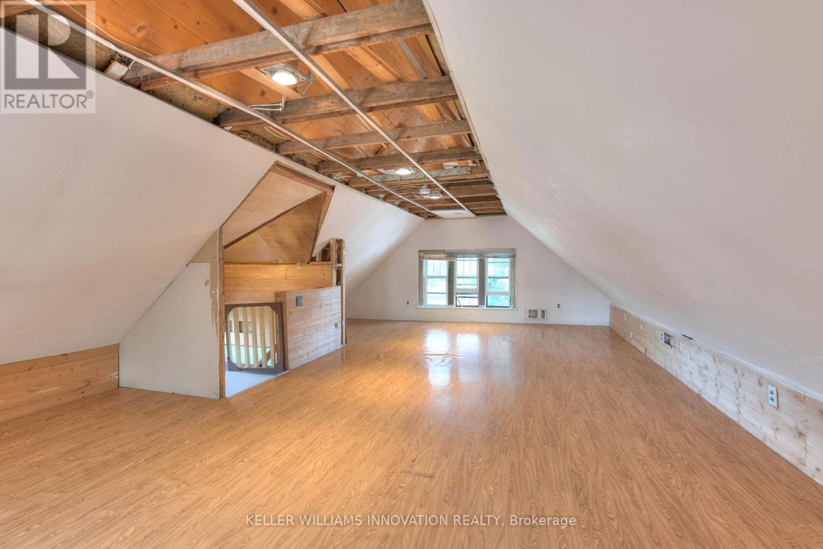 235 HOFFMAN STREET Image 28