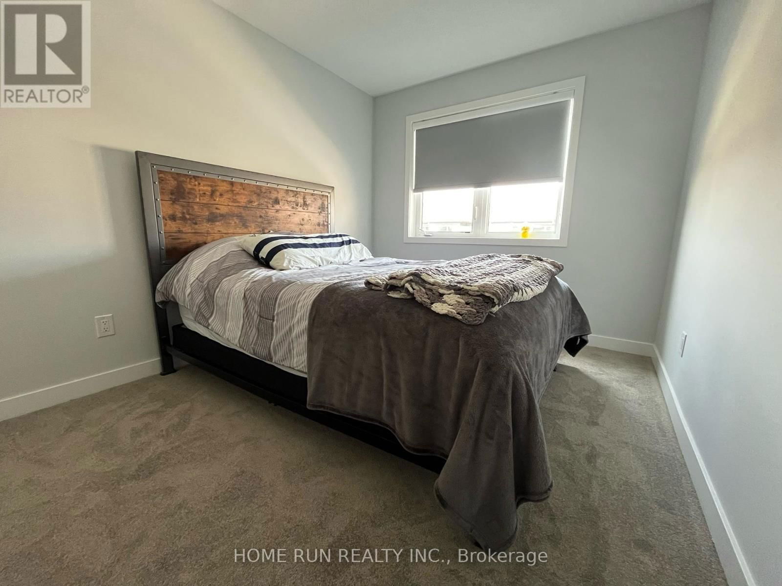 352 CROSSWAY TERRACE Image 17