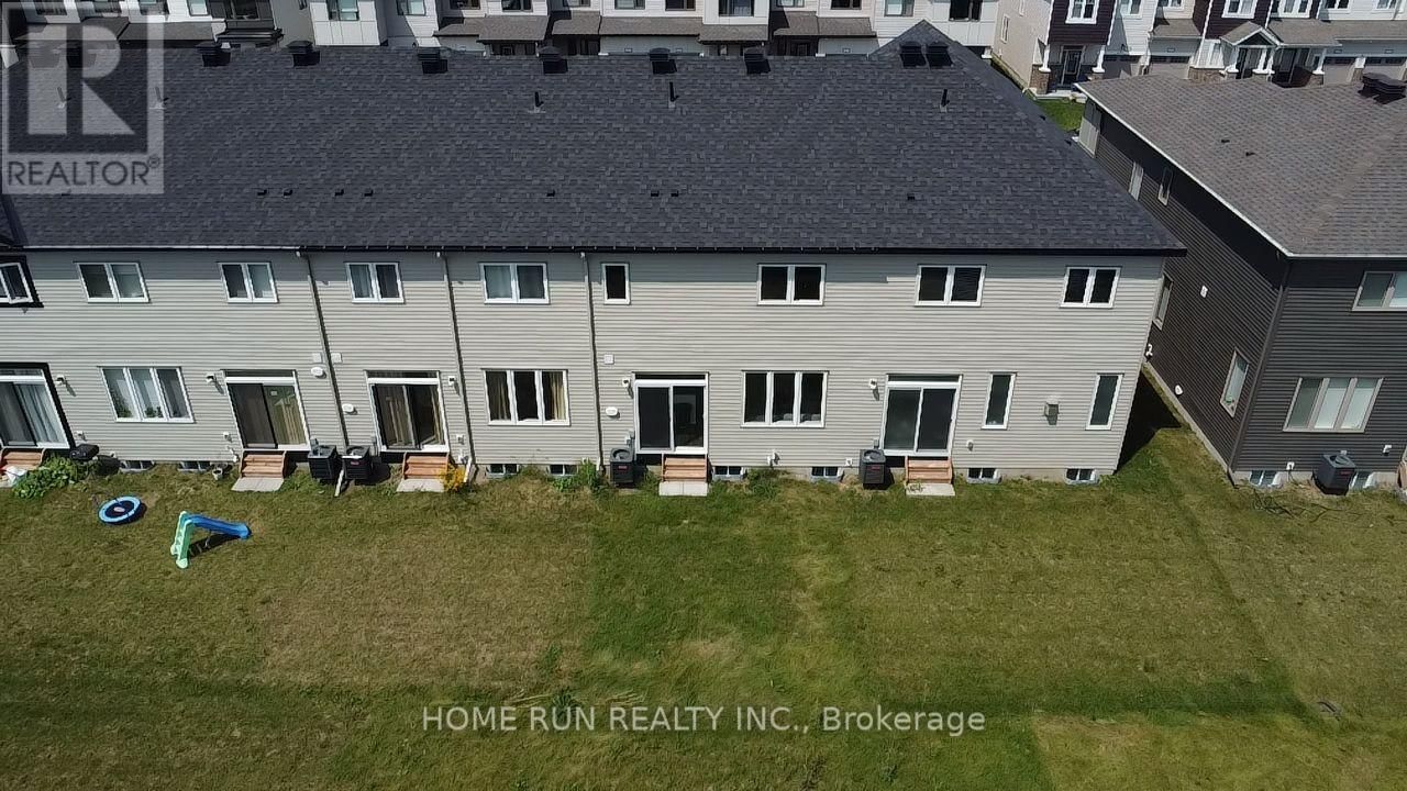 352 CROSSWAY TERRACE Image 24