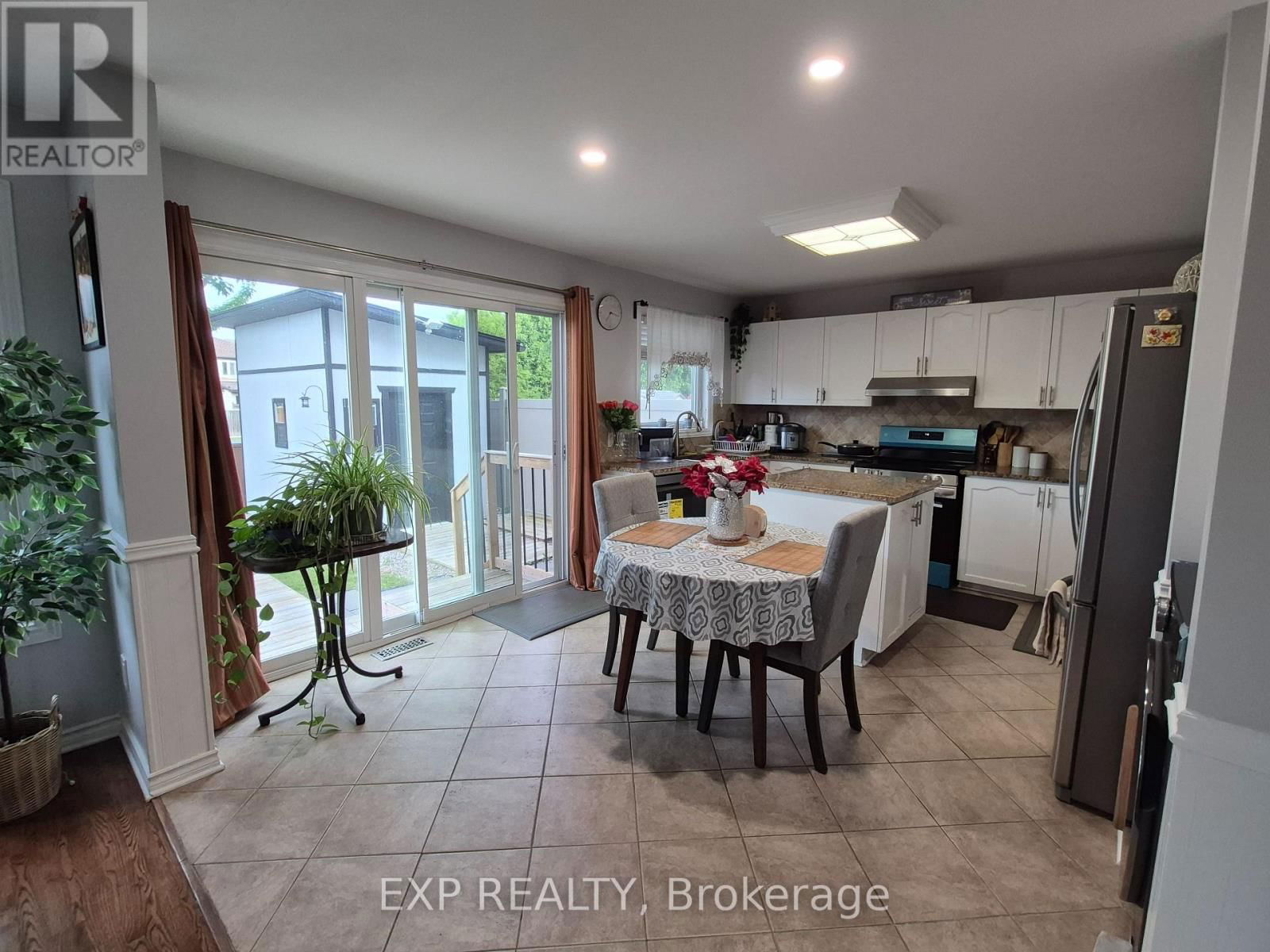 192 WINDHURST DRIVE Image 18