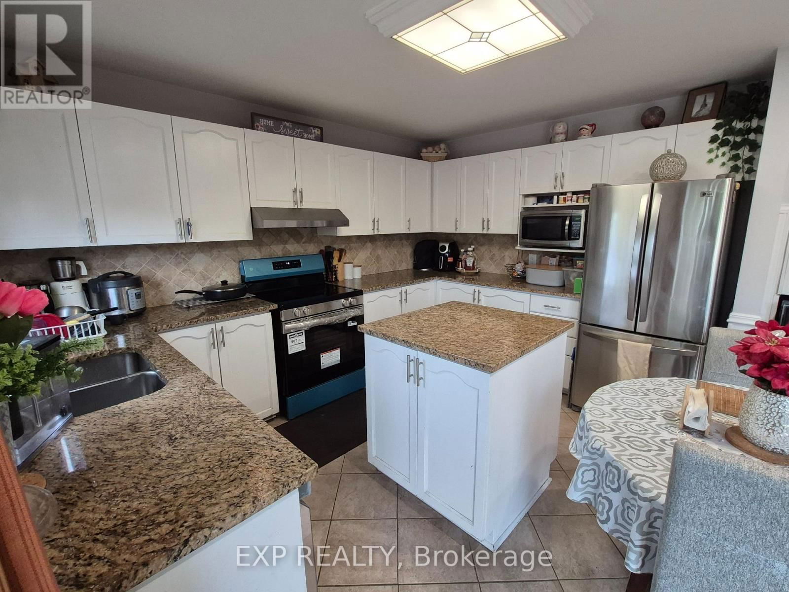 192 WINDHURST DRIVE Image 19
