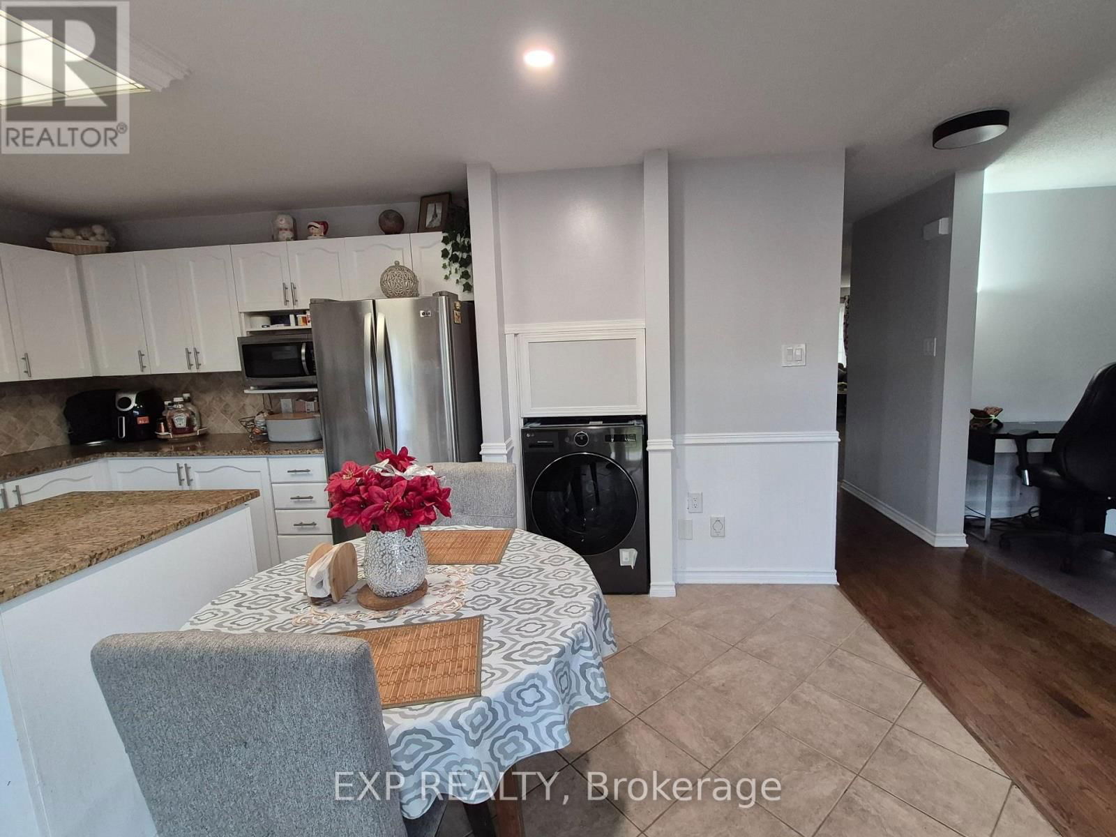 192 WINDHURST DRIVE Image 20