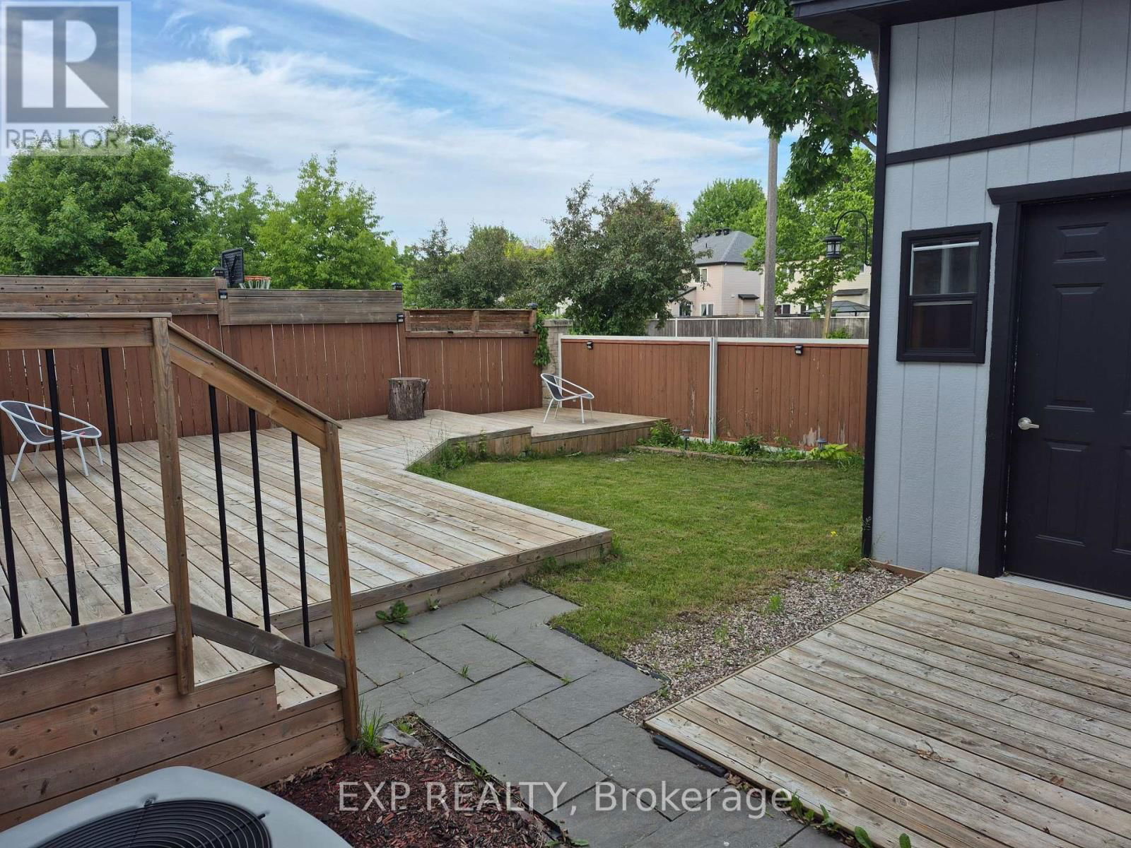 192 WINDHURST DRIVE Image 24