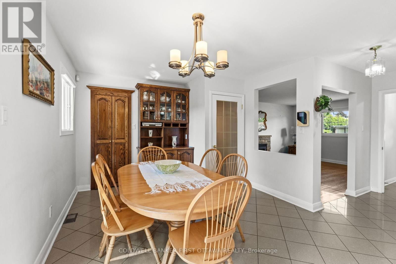 63 MEADOWLANDS DRIVE WEST Image 11