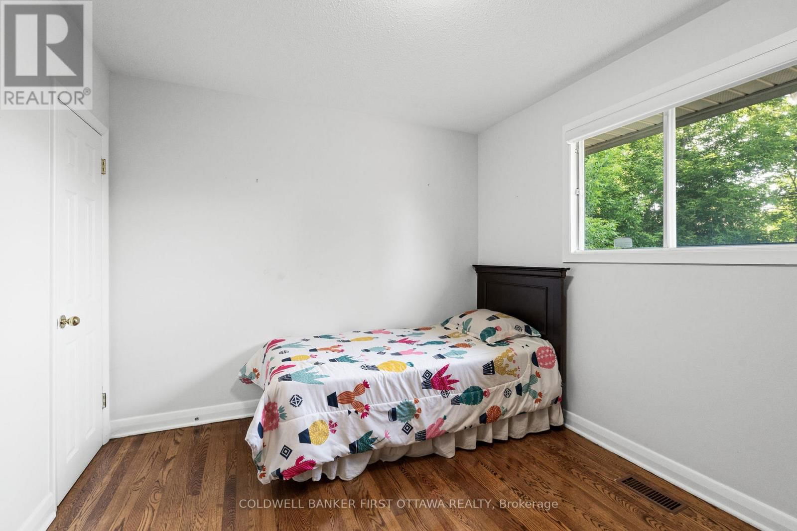 63 MEADOWLANDS DRIVE WEST Image 16