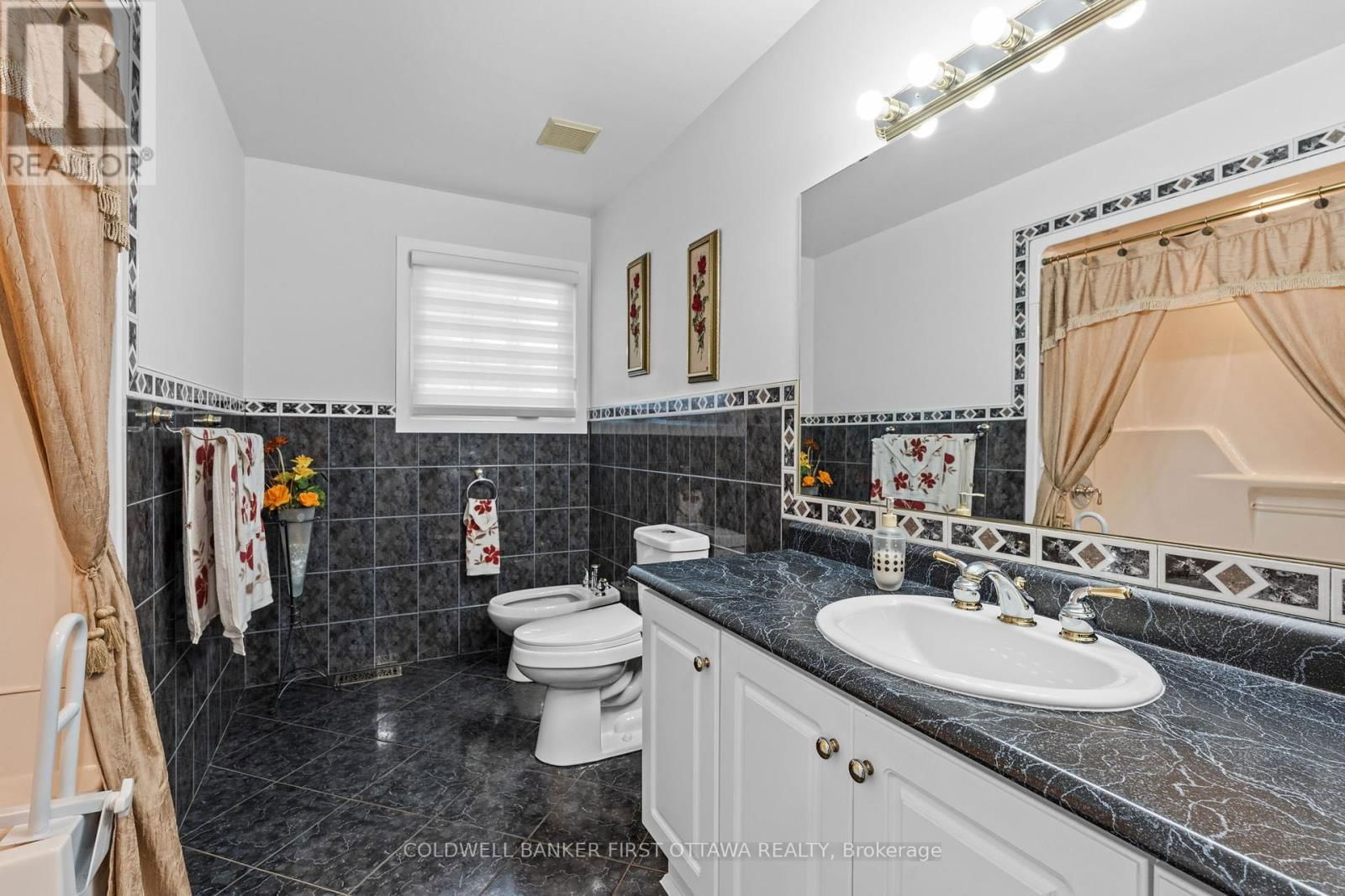 63 MEADOWLANDS DRIVE WEST Image 18