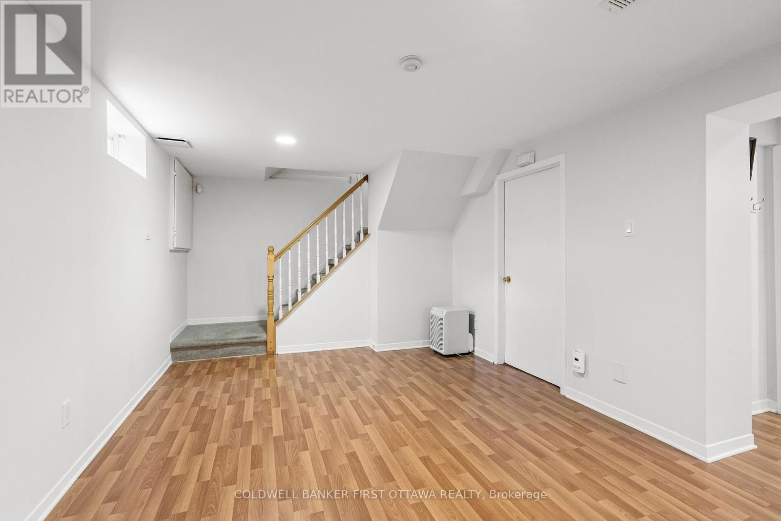 63 MEADOWLANDS DRIVE WEST Image 20