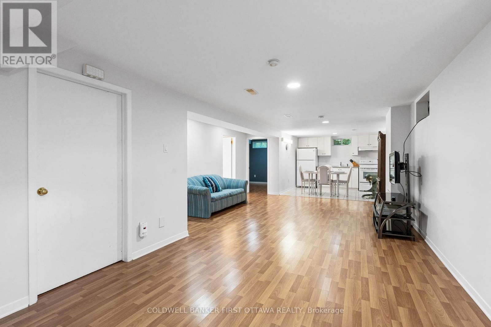 63 MEADOWLANDS DRIVE WEST Image 21