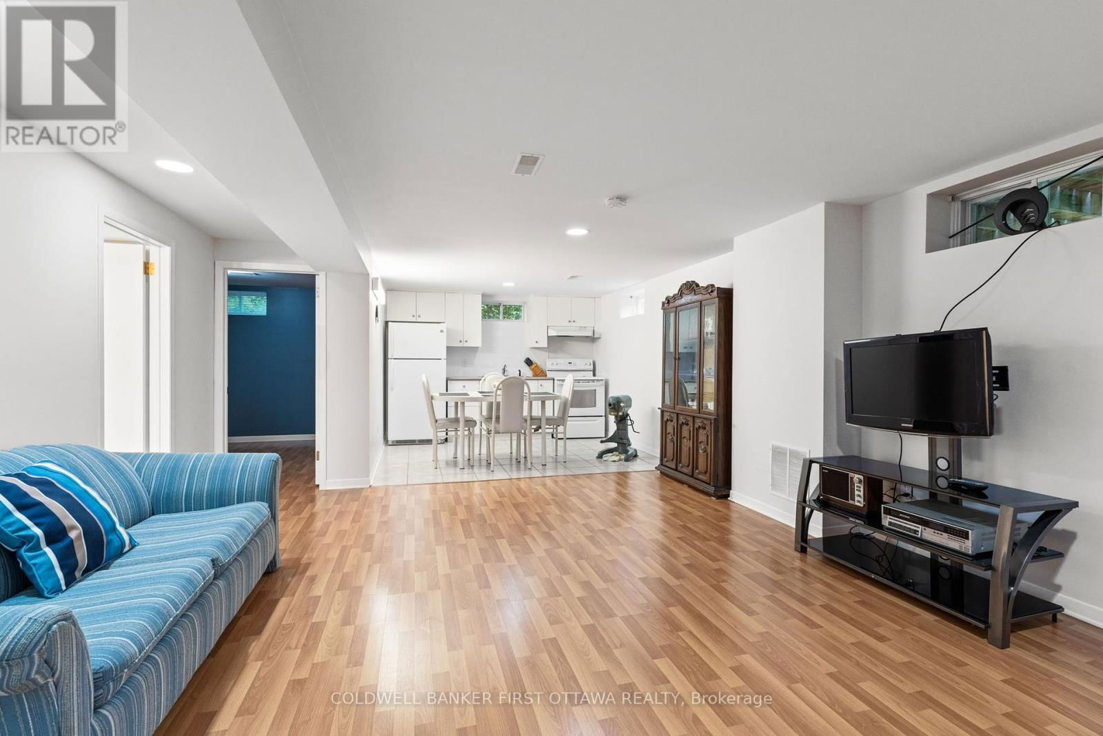 63 MEADOWLANDS DRIVE WEST Image 22