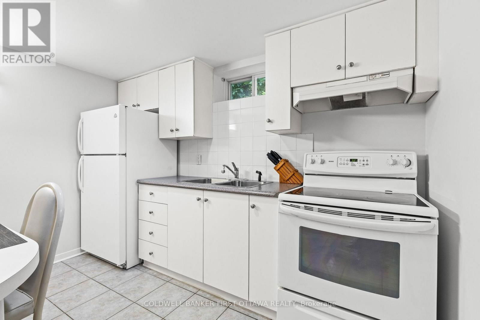 63 MEADOWLANDS DRIVE WEST Image 25