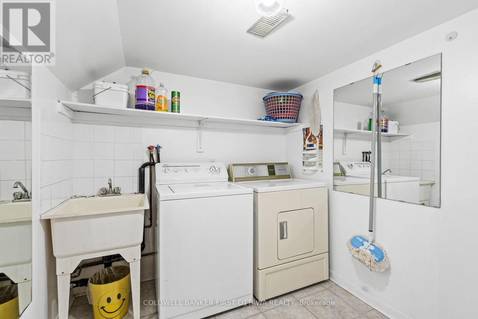 63 MEADOWLANDS DRIVE WEST Image 28