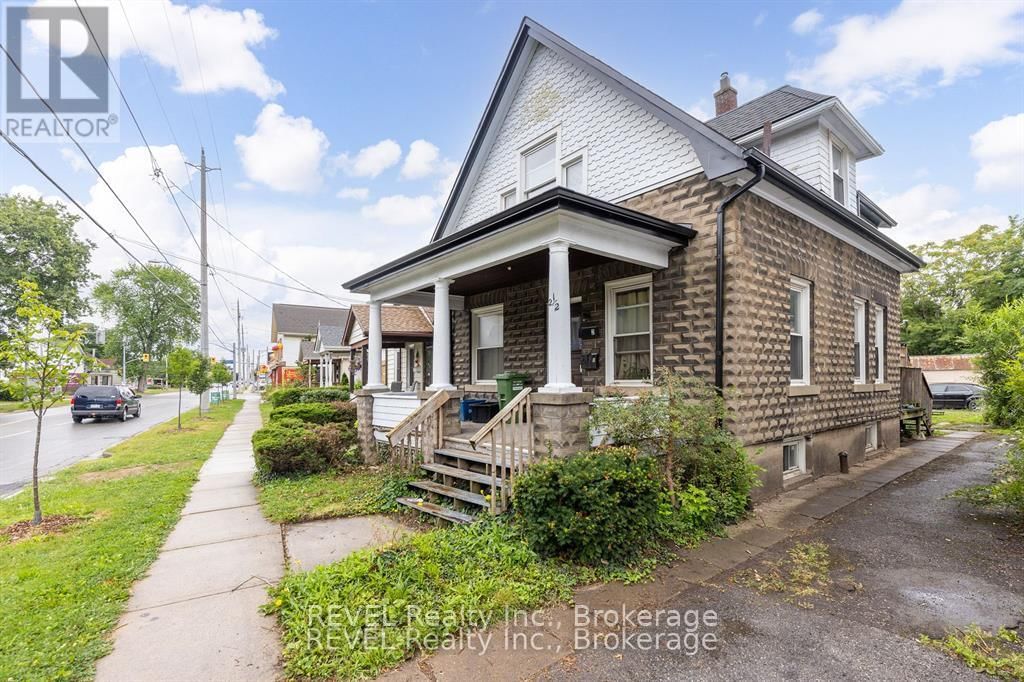 92 1/2 WELLAND AVENUE Image 3